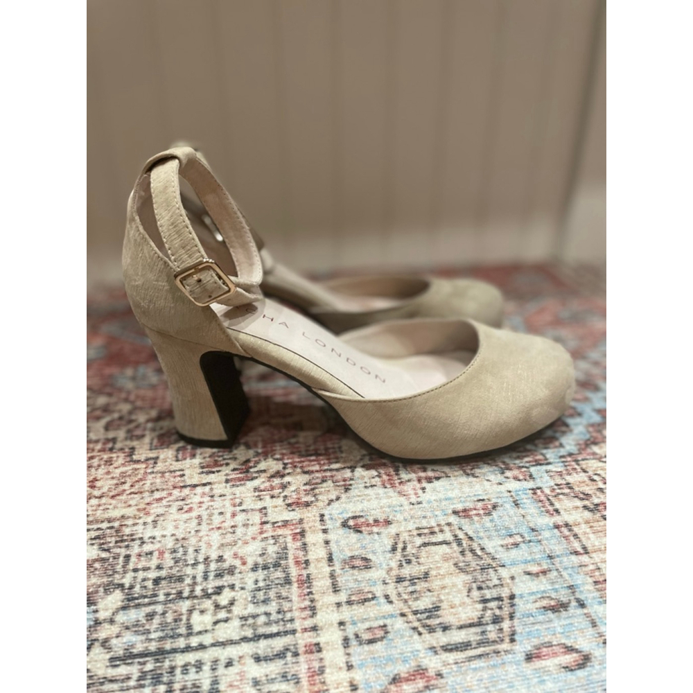 Sacha London Beige Ankle Strap Block Heel Mary Jane Pumps US 7 Hand Made